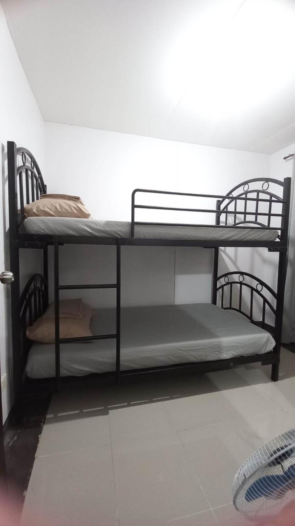 2 Bedroom House At Deca Homes Talomo Davao Stadt Exterior foto
